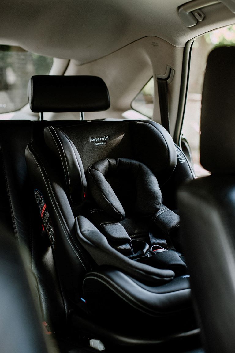 Eine Weltraumfahrt von Carrello, oder wie sich ein Kleinkind mit dem Autositz 4 anfreundet