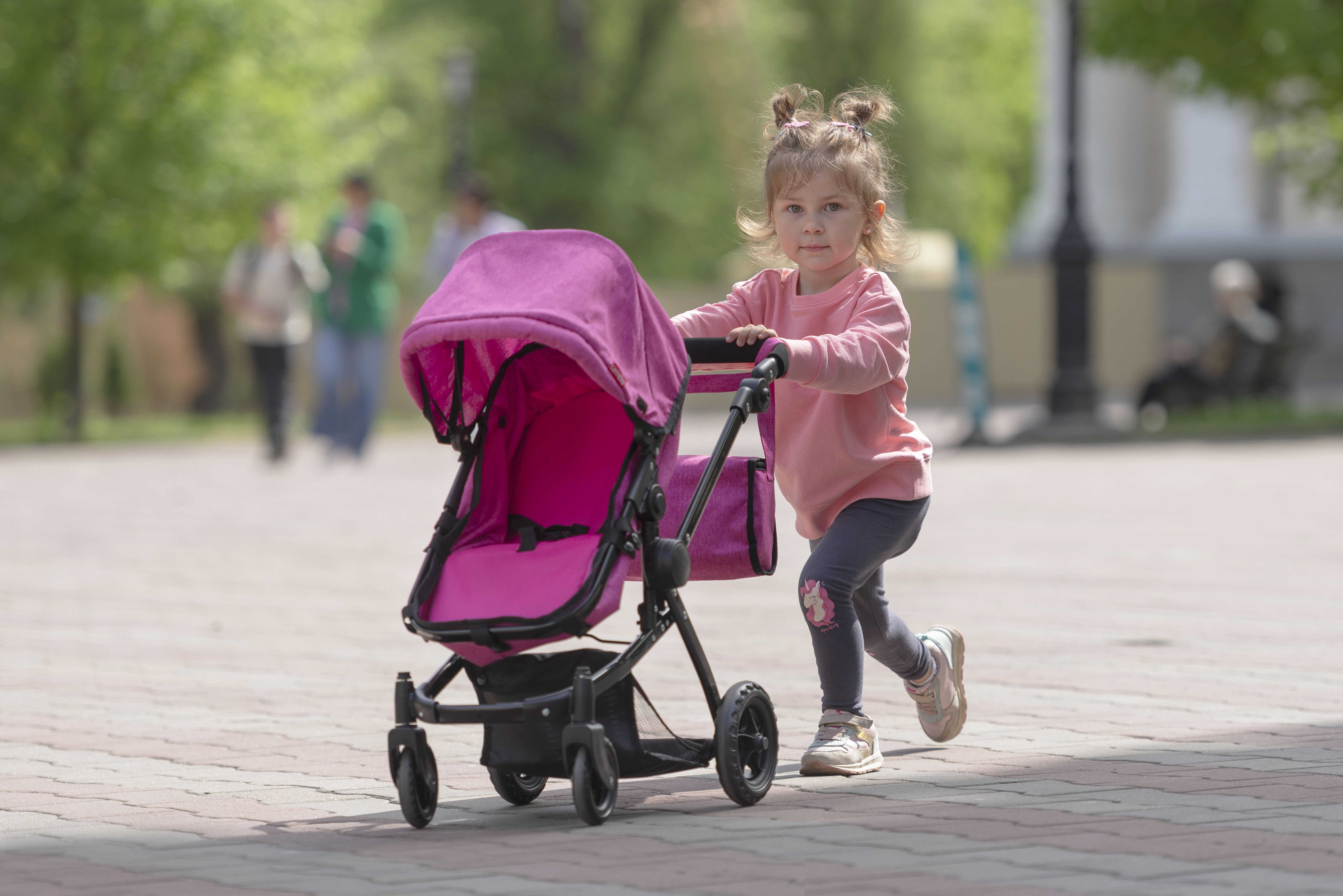 Mama, Kinderwagen und ich. Fünf Geschichten über fast das Erwachsenenalter 2
